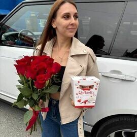 13 sht Roza Keniya krasnaya, visota 50sm +Raffaello