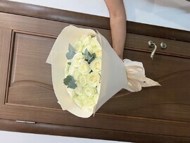 Buket iz 35 belih roz