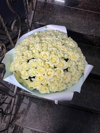 Букет из белых роз