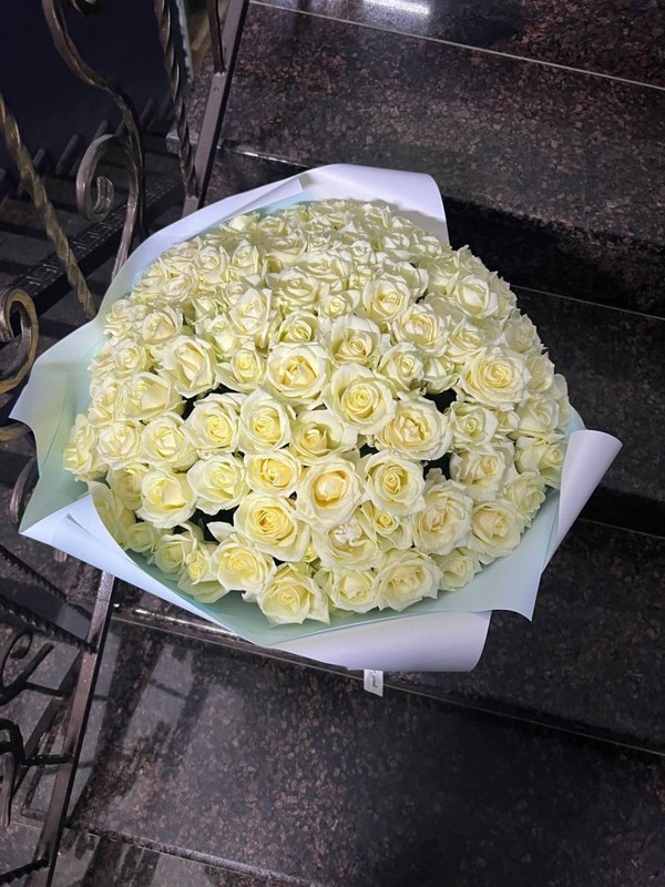 Buket iz belih roz, standart