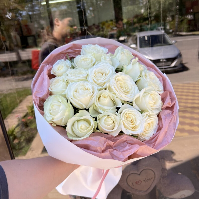 Buket iz 19 roz, standart