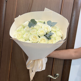 Букет из 35 белых роз 