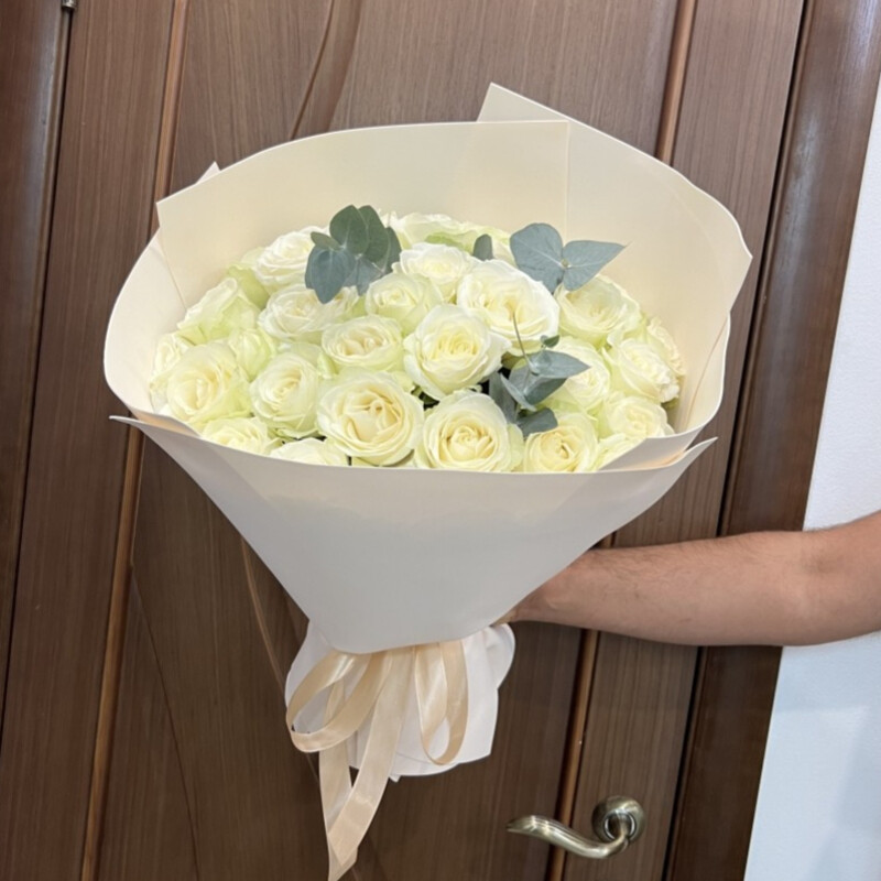 Buket iz 35 belih roz, standart