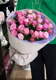 Букет из кустовой розы 