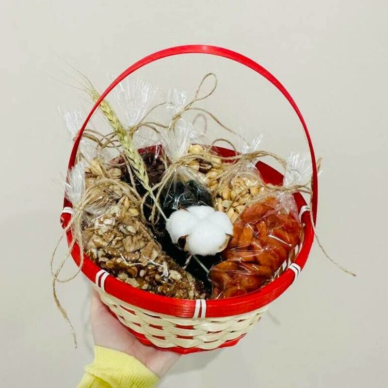 Корзина из сухофруктов и орехов, стандартный