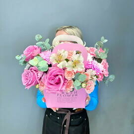 Sumochka iz al_stromerij i kustovoj rozi