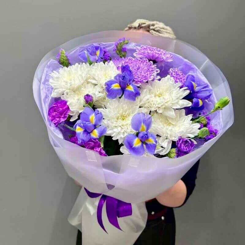 Buket iz Irisov i kustovoj Hrizantemi, standart