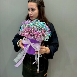 Композиция из радужной гипсофилы