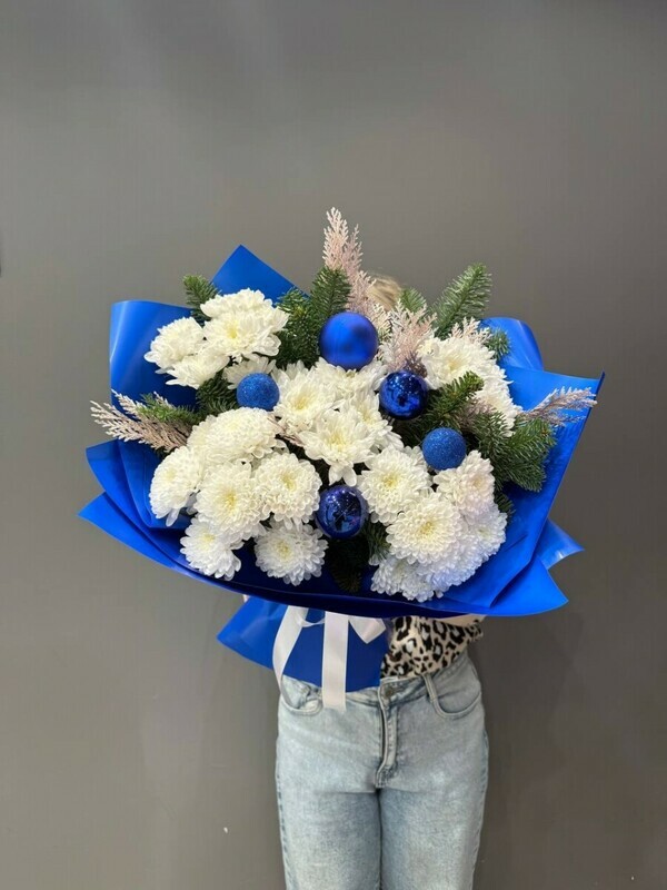 Букет из нобилиса, кониферна и кустовой хризантемы, стандартный