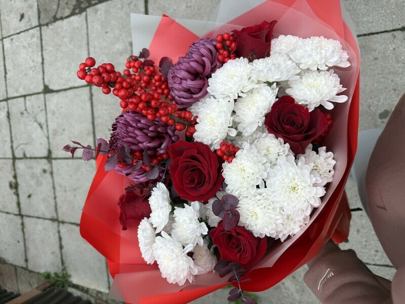 Букет в красных оттенках, стандартный