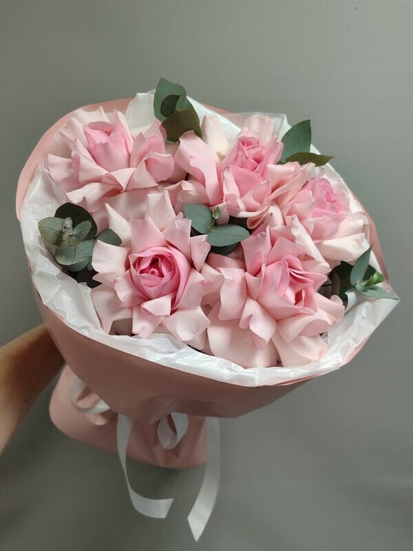 Buket iz rozovih frantcuzskih roz, standart