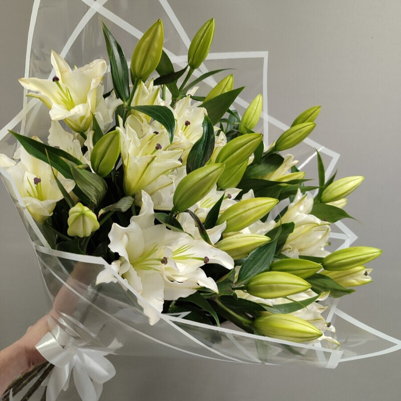 Большой букет из 9 белых лилий, 9 лилий