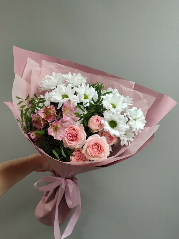 Букет кустовые розы,альстромерии,хризантемы, стандартный