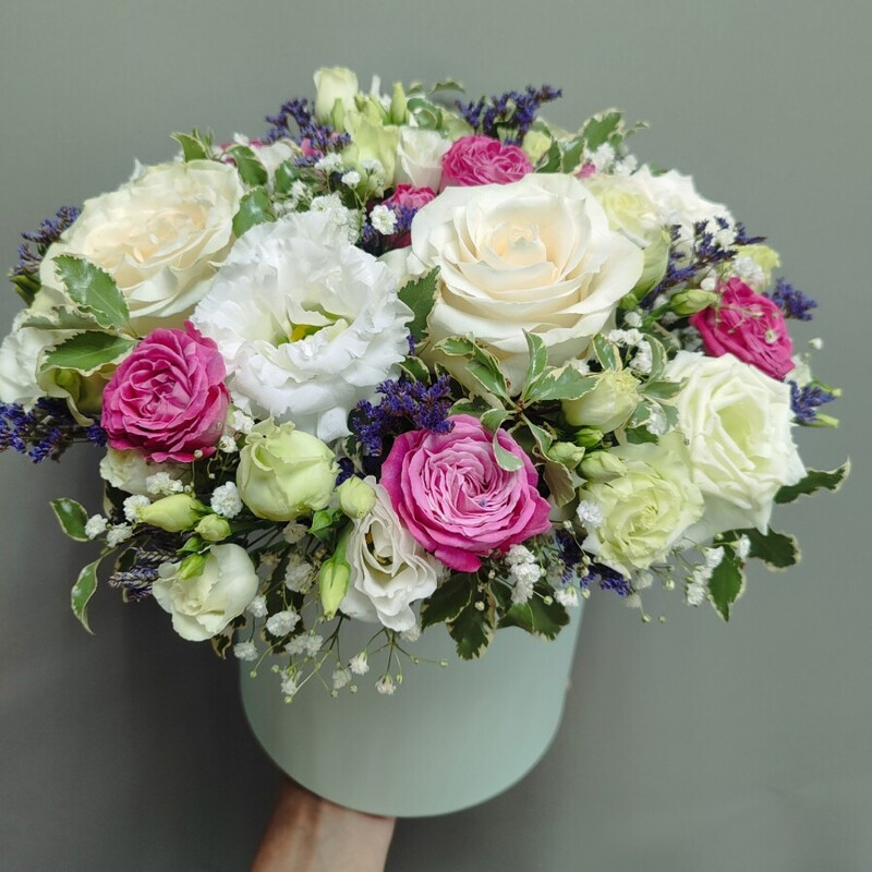 Композиция в шляпной коробке, стандартный