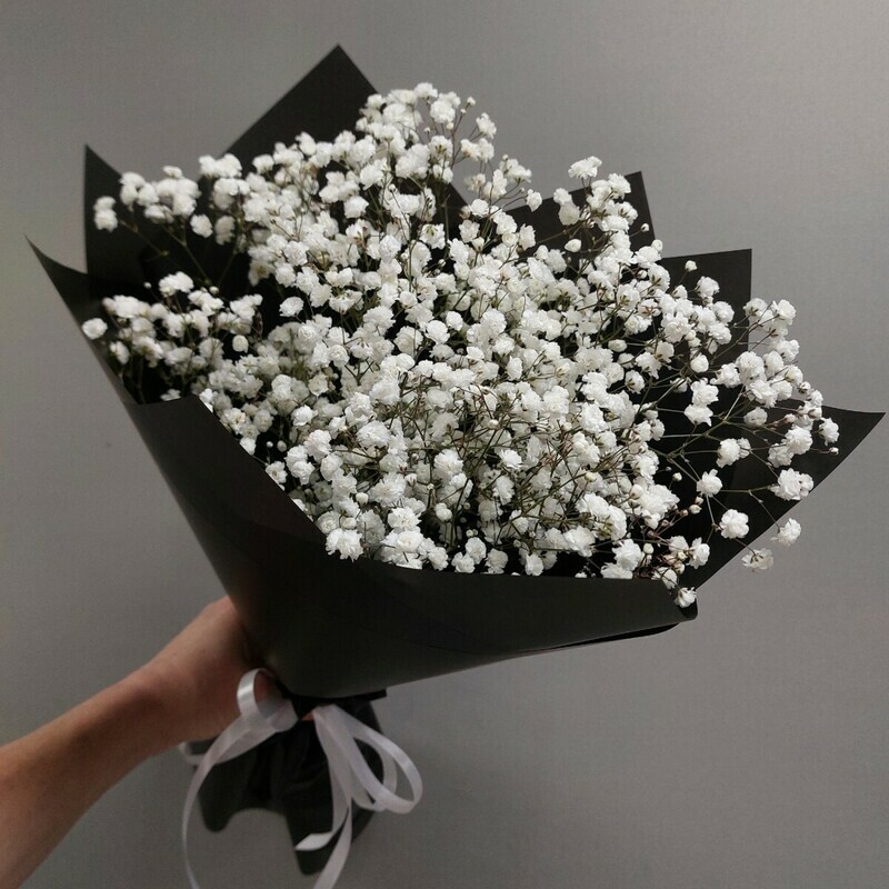 Белая гипсофила в черном, уменьшенный