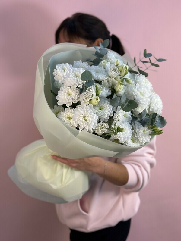 Букет с хризантемой и эустомой , стандартный