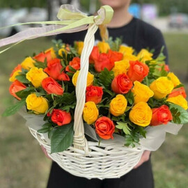Корзина с 51 розой