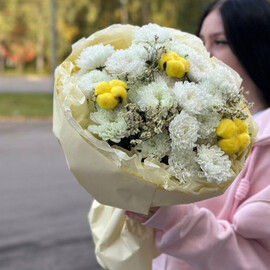 Букетик с хризантемой и хлопком 