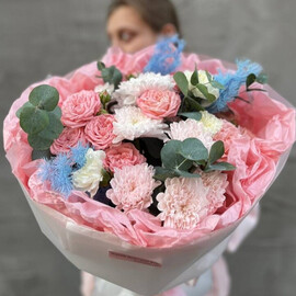 Кругляш с кустовой розой и хризантемой