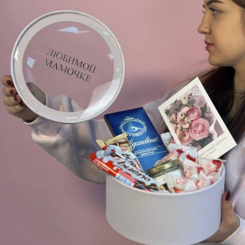 сладкий бокс с кремом для рук ко дню матери , стандартный