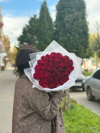 Buket iz 51 kenijskoj rozi Red