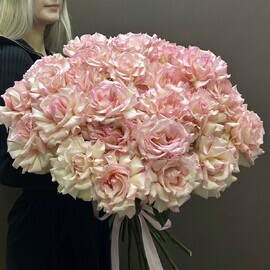 Buket iz azhurnih roz "Rozovij raj"