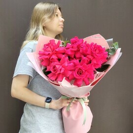 Buket iz 5 frantcuzskih roz i evkalipta №469