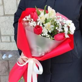 Buket s tyul_panami, al_stromeriej i hrizantemoj "Vesna"