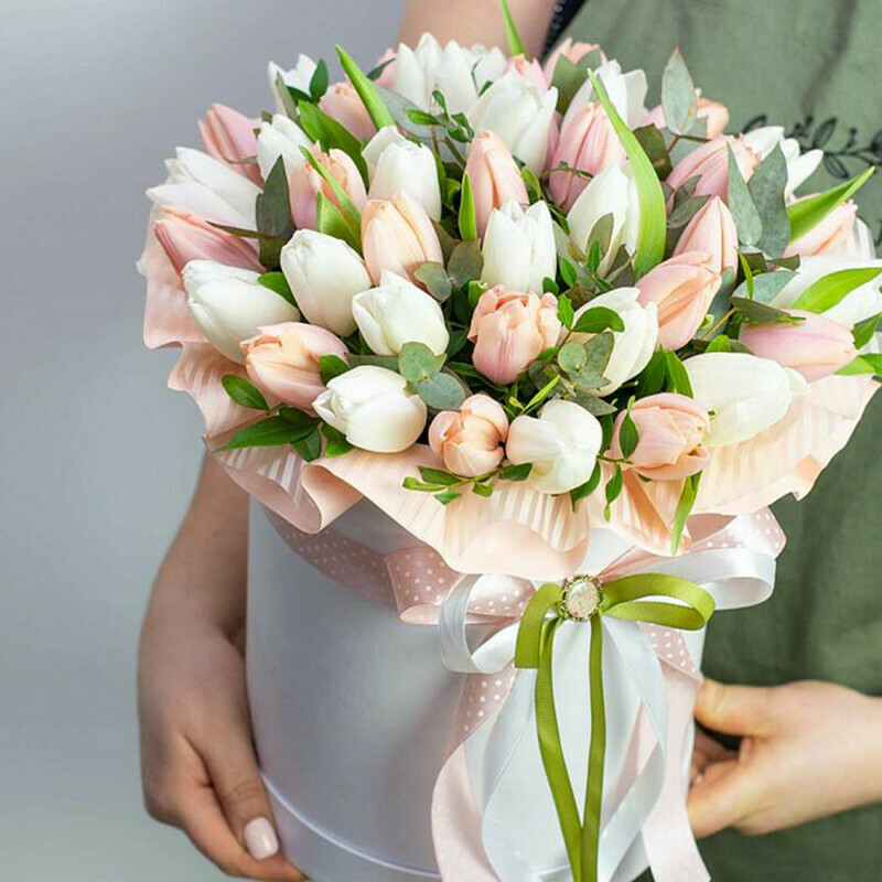 Tulips in a box "Caprice", standart