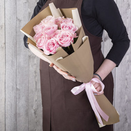 Bouquet of pink roses