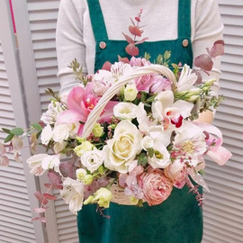 Flower Basket "Viennese Waltz"