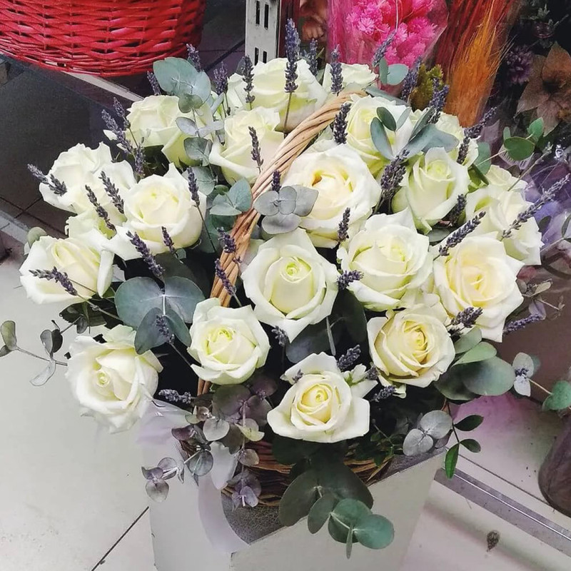 Розы и лаванда в корзине "Вспоминая лето !", стандартный