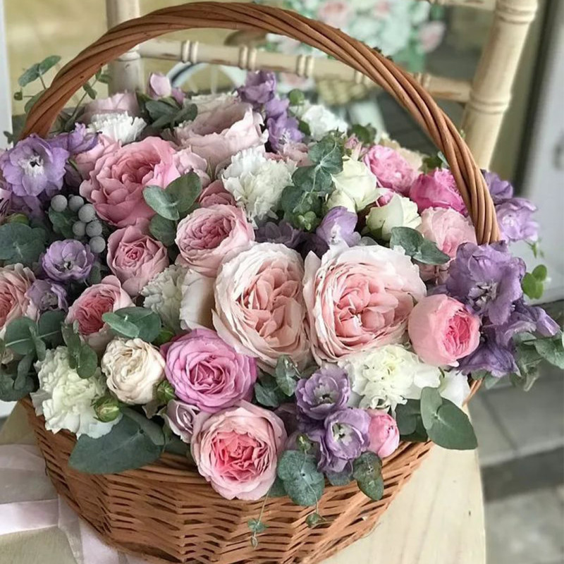Flowers in a basket "Lux", standart
