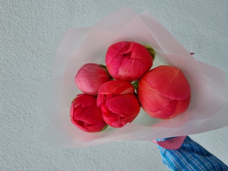 Buket iz 5 karrolovih pionov, standart