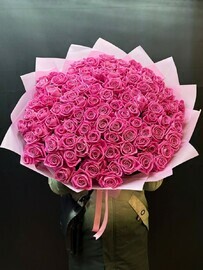 Buket iz 101 rozi akva 60 sm