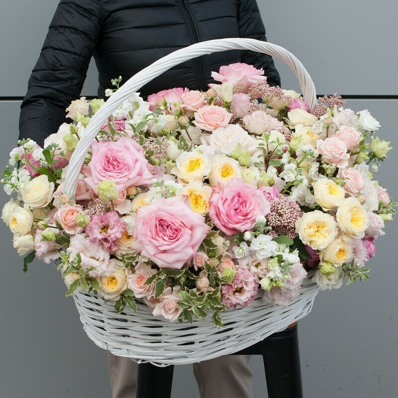 Korzina s tcvetami Prekrasnaya Bogemiya, standart