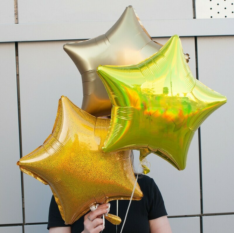 Buket iz vozdushnih sharov "Zolotie zvezdochki", standart