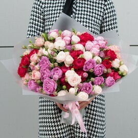 Buket tcvetov YArkie kraski