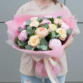 Букет из пионов и пионовидных роз "Энджи Романтика"