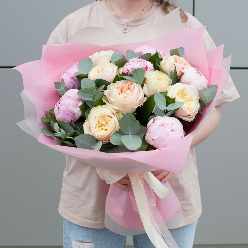 Букет из пионов и пионовидных роз "Энджи Романтика", стандартный