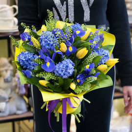 Букет из весенних цветов "Colourful"