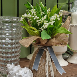 Buket iz landishej "Svetlogo maya privet..."