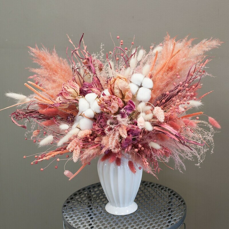 Авторская композиция в дизайнерской вазе из сухоцветов "Месилена", стандартный