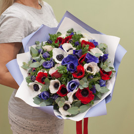 Буцкет цветов "Яркий макияж"