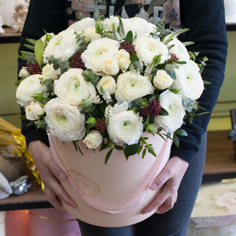 Korobka s tcvetami "ZHemchuzhnaya rossip_", standart