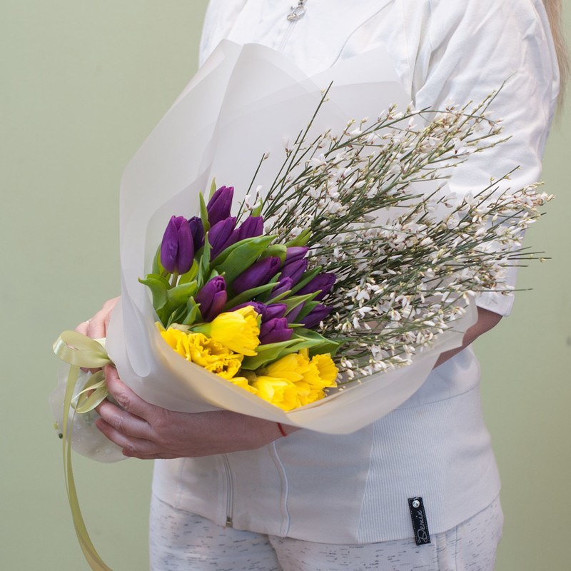 Букет цветов "Весенние самоцветы", стандартный