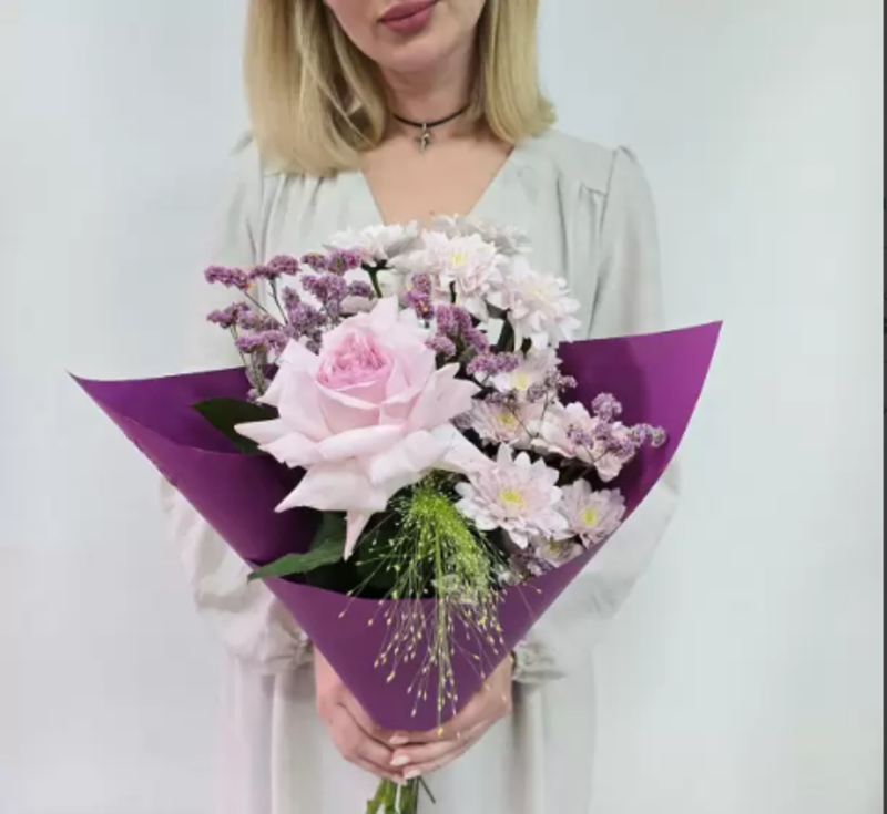 Rozovoe ozero buket kompliment, standart