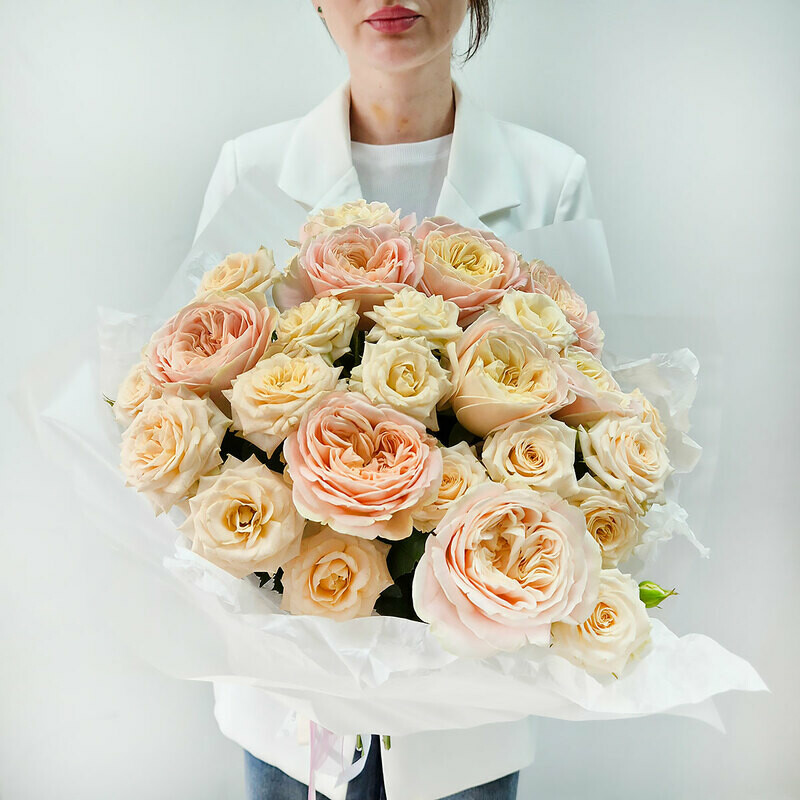 Buket roz "Ottenki kremovogo", standart