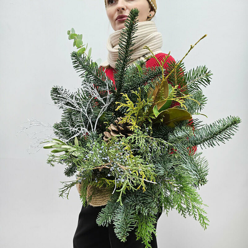  В ожидании снега букет из нобилиса и туи, стандартный