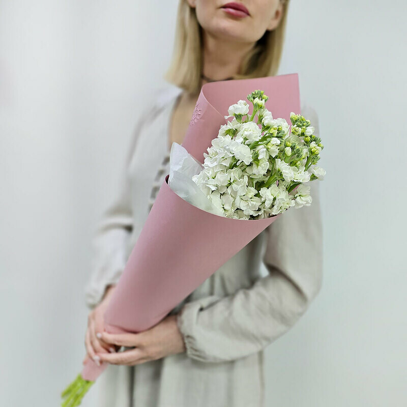 Букет из белой маттиолы "Белый шепот", стандартный